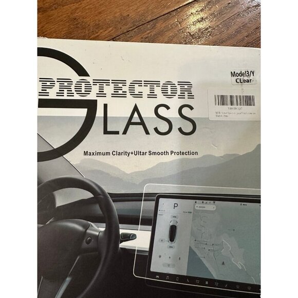 Tesla Model 3/Y Screen Protector - sealed - Picture 2 of 6